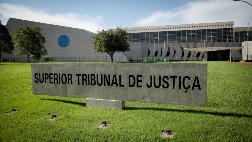 Proteção de Dados no Score de Crédito: STJ Proíbe Compartilhamento sem Consentimento e Reforça a LGPD no Direito Bancário