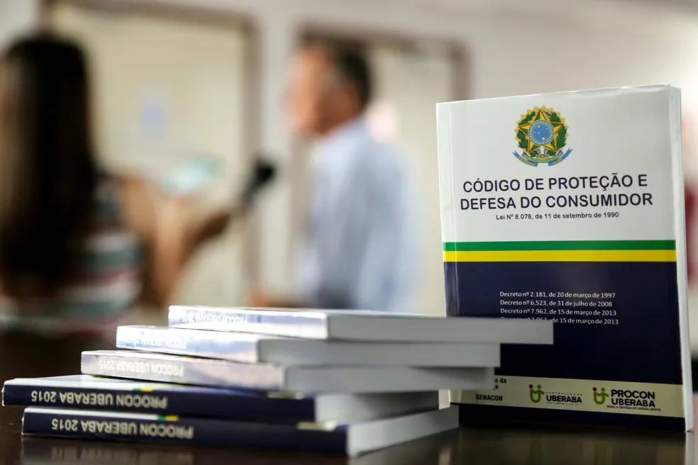 A Brecha Secreta no Seu Contrato Bancário: Como Reduzir Sua Dívida e Acabar com os Abusos!