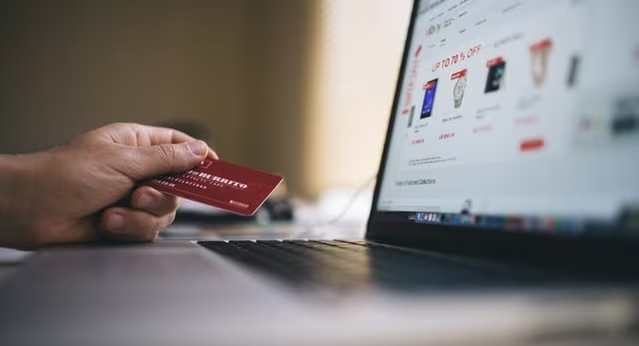 Proteção de Dados Bancários: Como Fazer Compras Online Seguras na Black Friday e no Natal