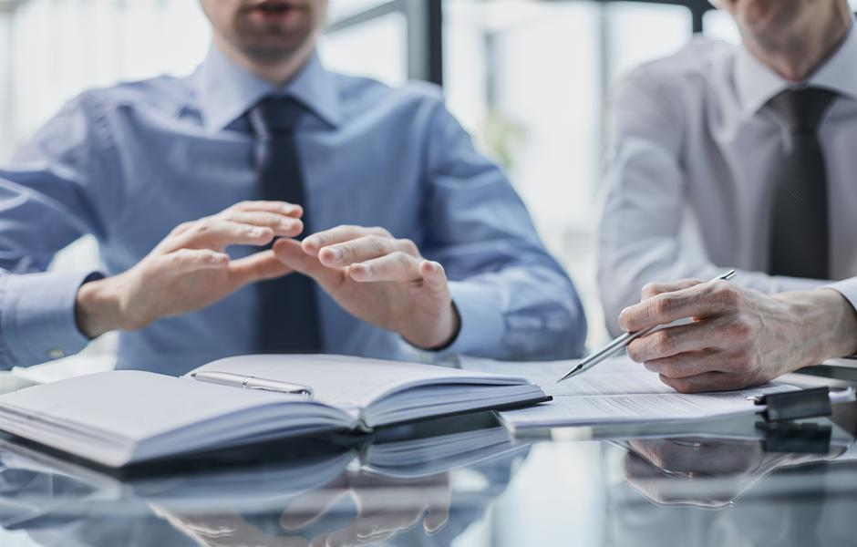 Revisão de Contratos Bancários: Como Reduzir Juros Abusivos e Recuperar o Equilíbrio Financeiro